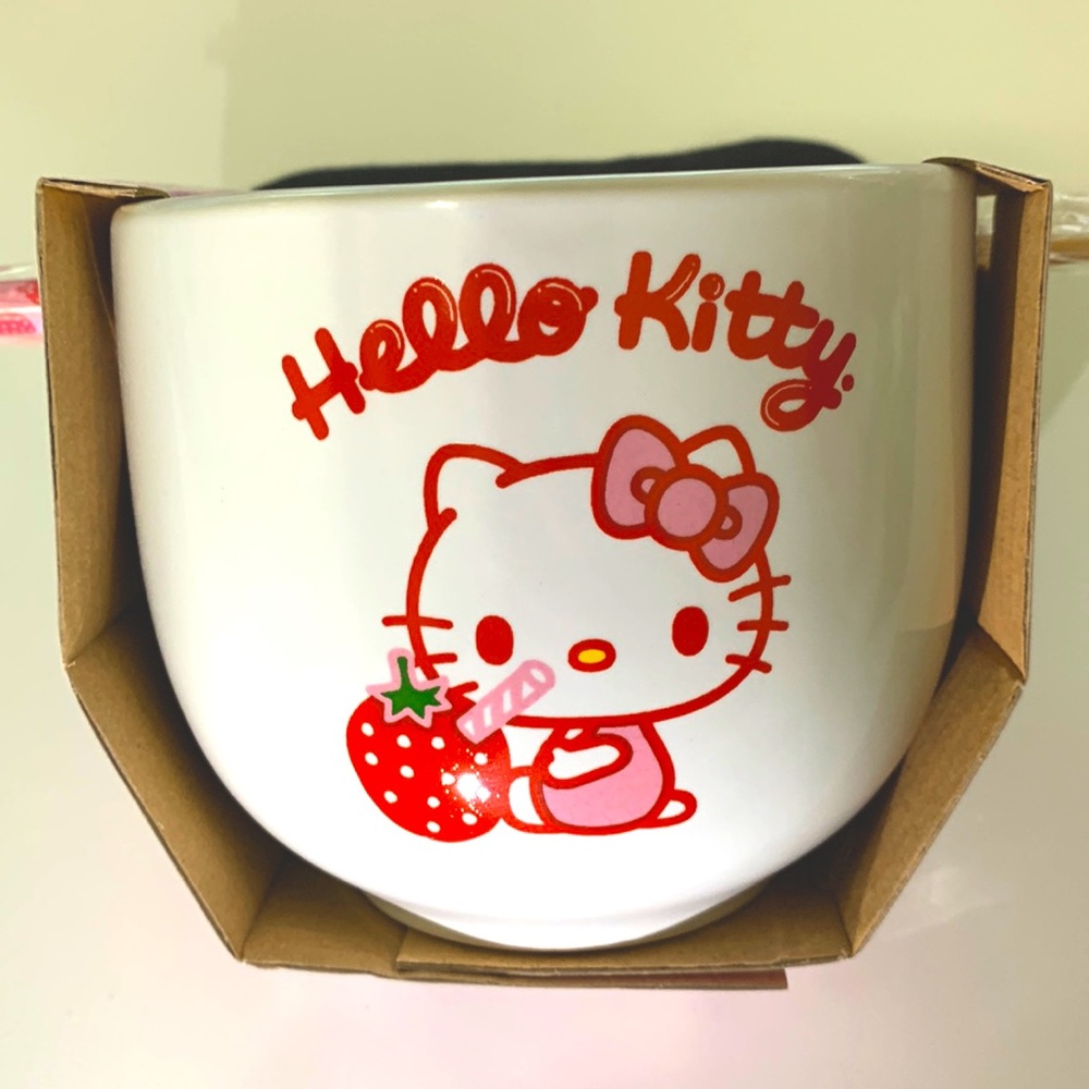 NWT Sanrio Hello Kitty Ceramic Bowl